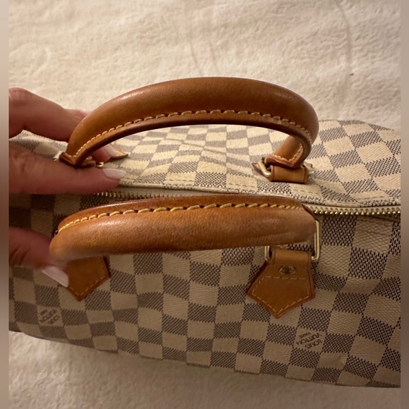 Louis Vuitton Authentic Damier Azur Speedy 30 Bag. - Picture 7 of 9